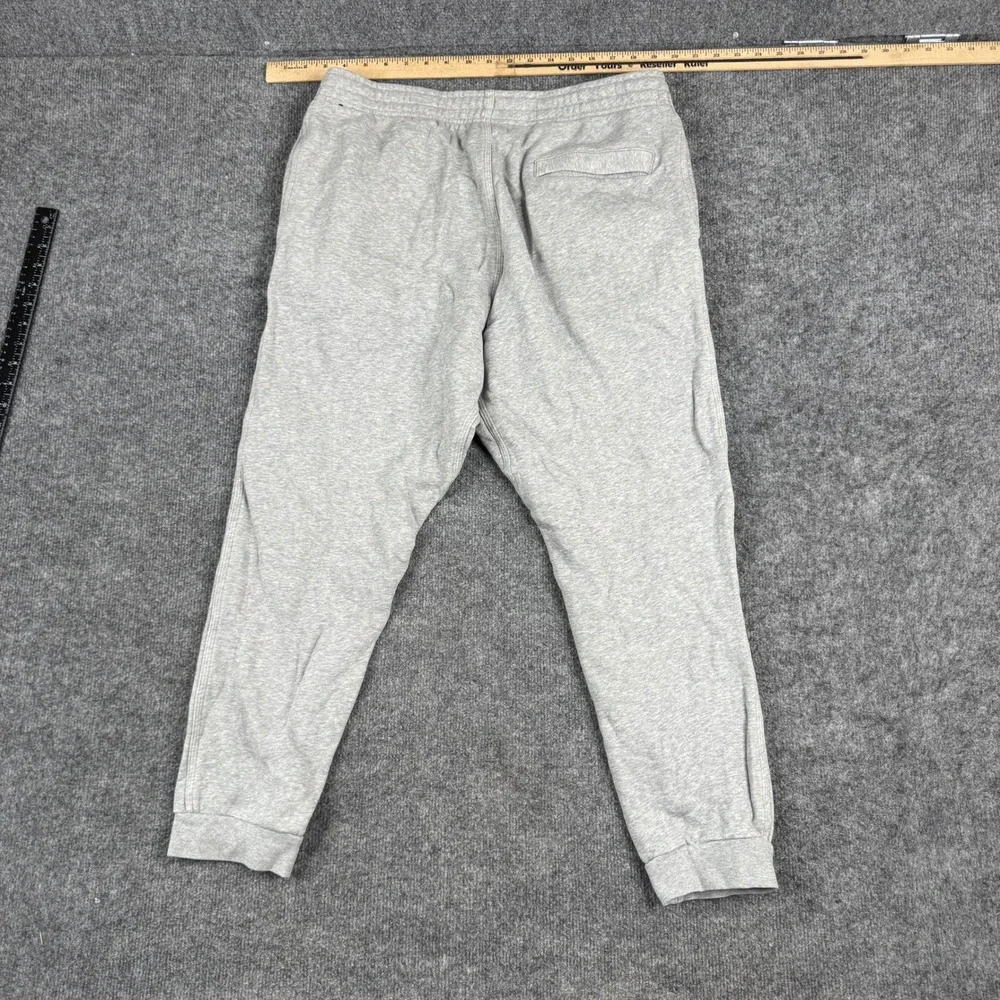 Nike Joggers Mens Size XL Gray Fleece Elastic Waist Cuffed Athletic Sweatpants